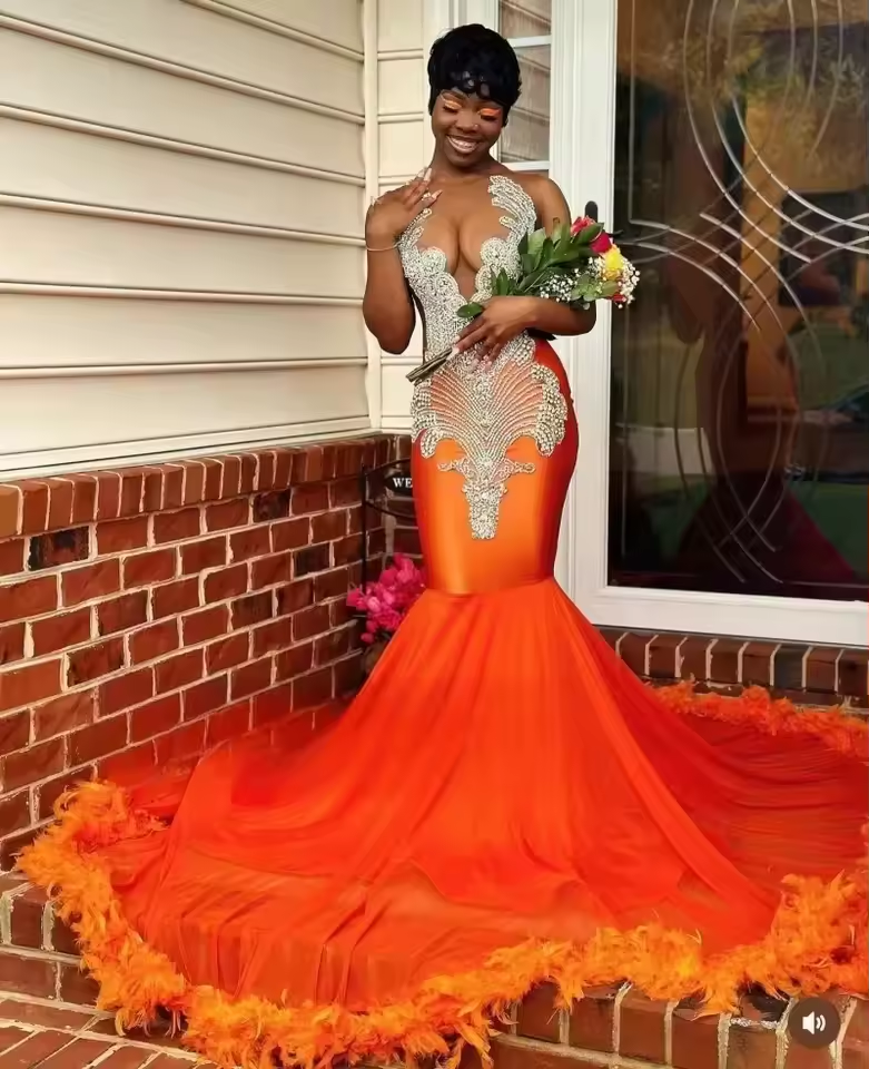 Luxury Orange Prom Dresses 2025 For Black Girls Crystal Feathers Mermaid Evening Gowns Satin Party Dress Gala Long Customized