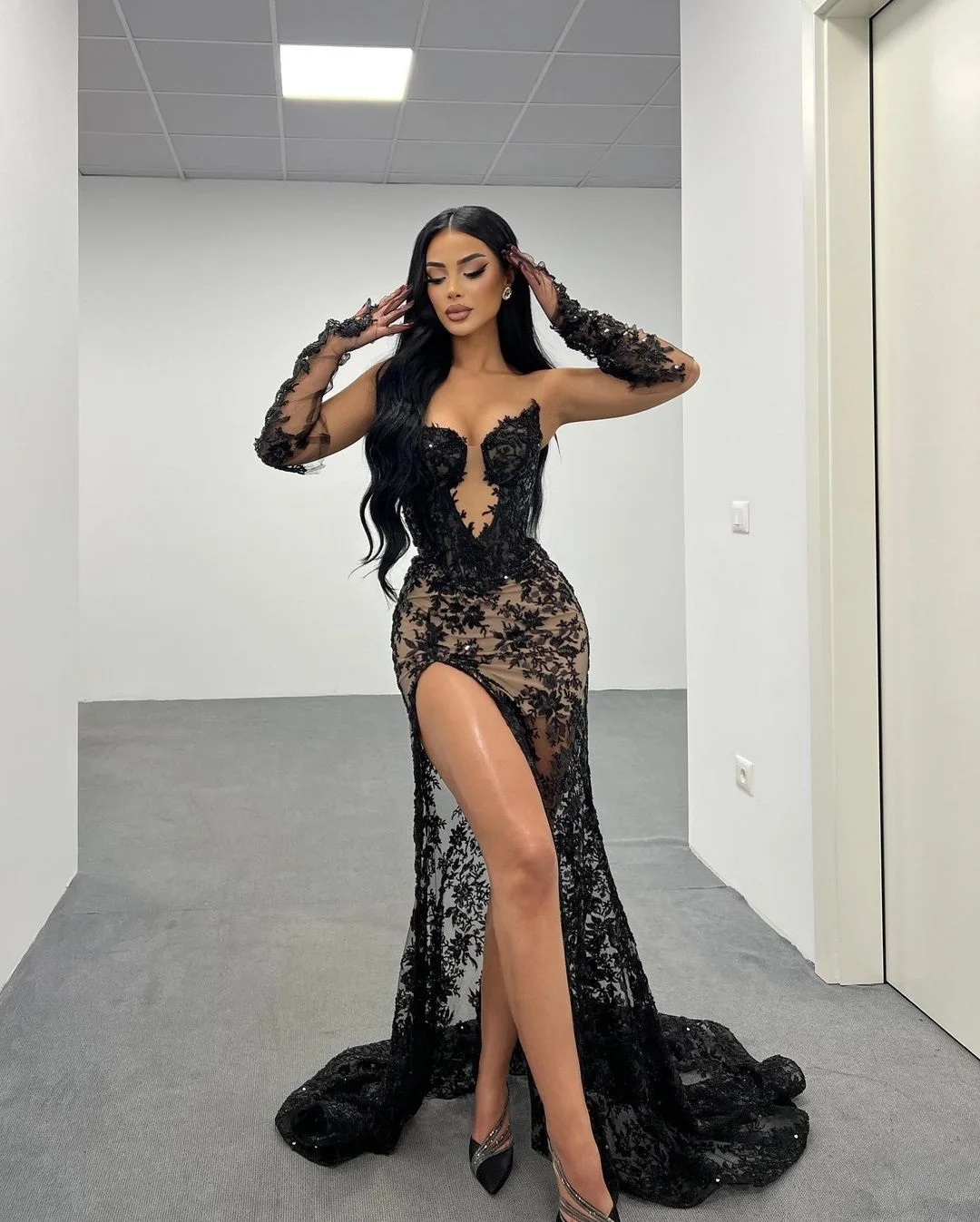 Classic Black Lace Evening Dresses with Detachable Sleeves Sexy Slit Appliques Mermaid Formal Gown Prom Party Dress Custom