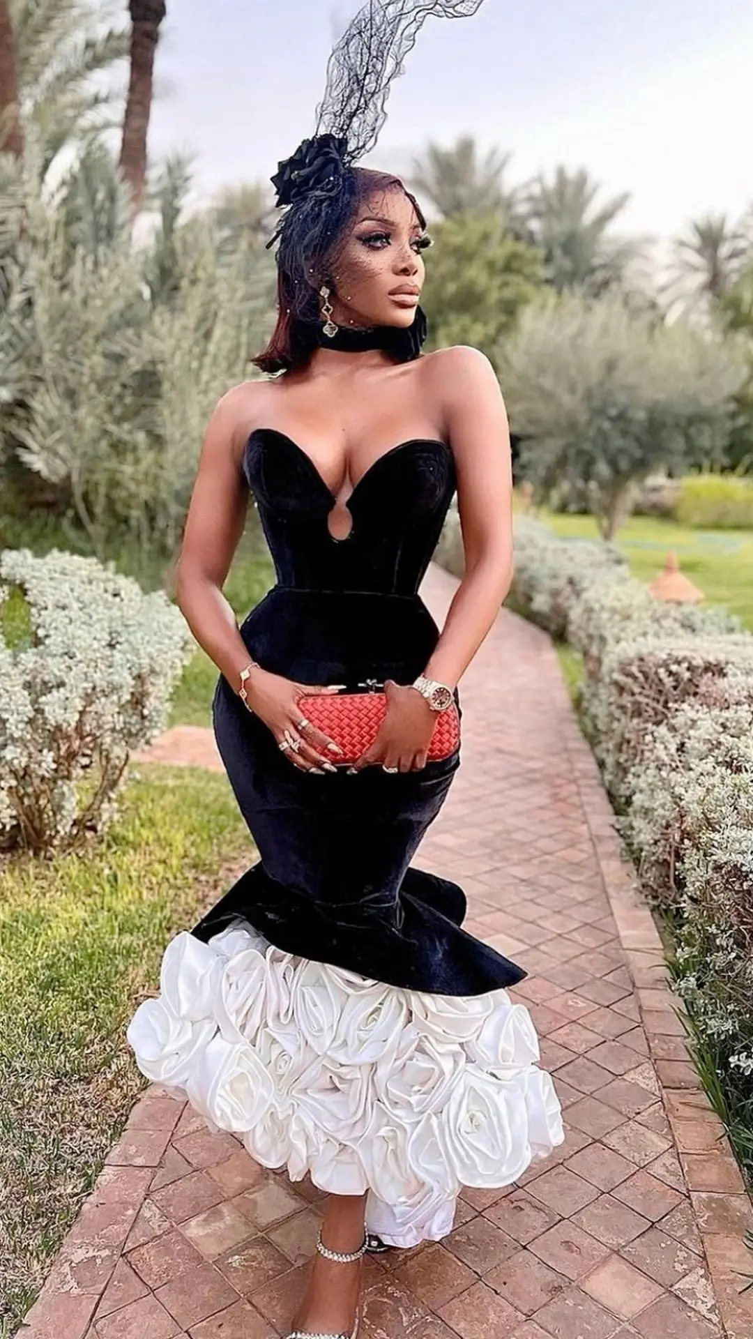 Sexy Black Mermaid Velvet Prom Dresses with 3D Rose Flowers Sweetheart Handmade Floral Evening Party Gowns Celebrity Dress