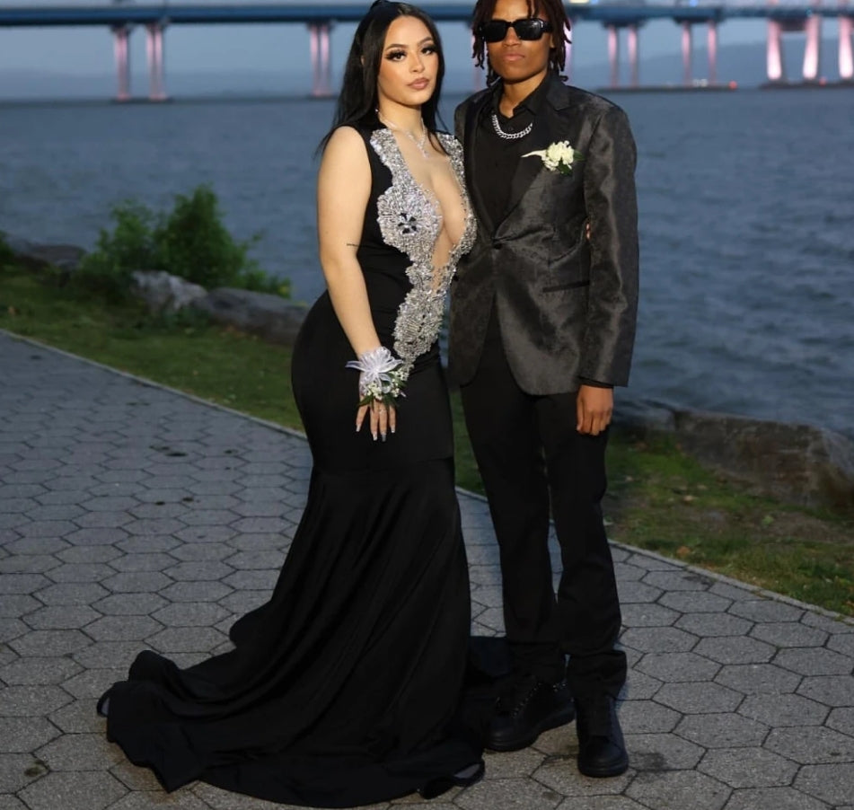 Sexy Black Velvet Mermaid Prom Dress For Black Girls Silver Rhinestone Beaded Party Gala Gown