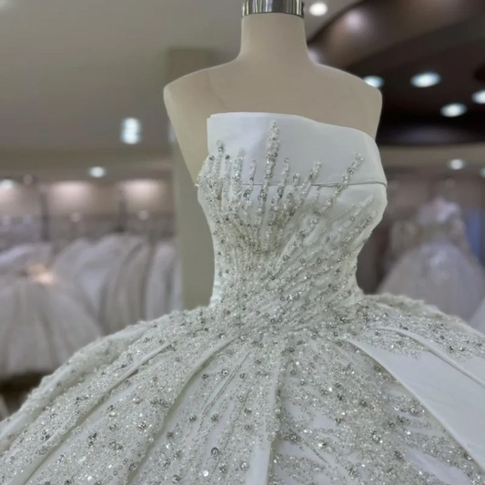White Sexy Strapless Beads Crystal Lace Up Ball Gown Wedding Dress Luxury Sleeveless Princess Bridal Gown