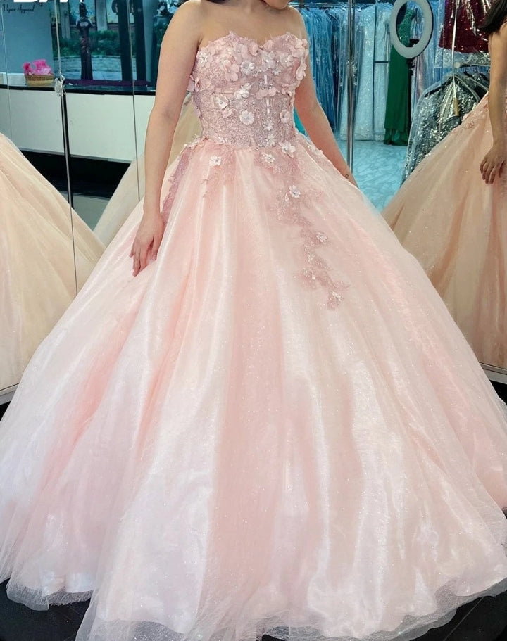 Pink 3D Floral Lace Strapless Ball Gown Strapless Appliqued Quinceanera Dress New Arrival