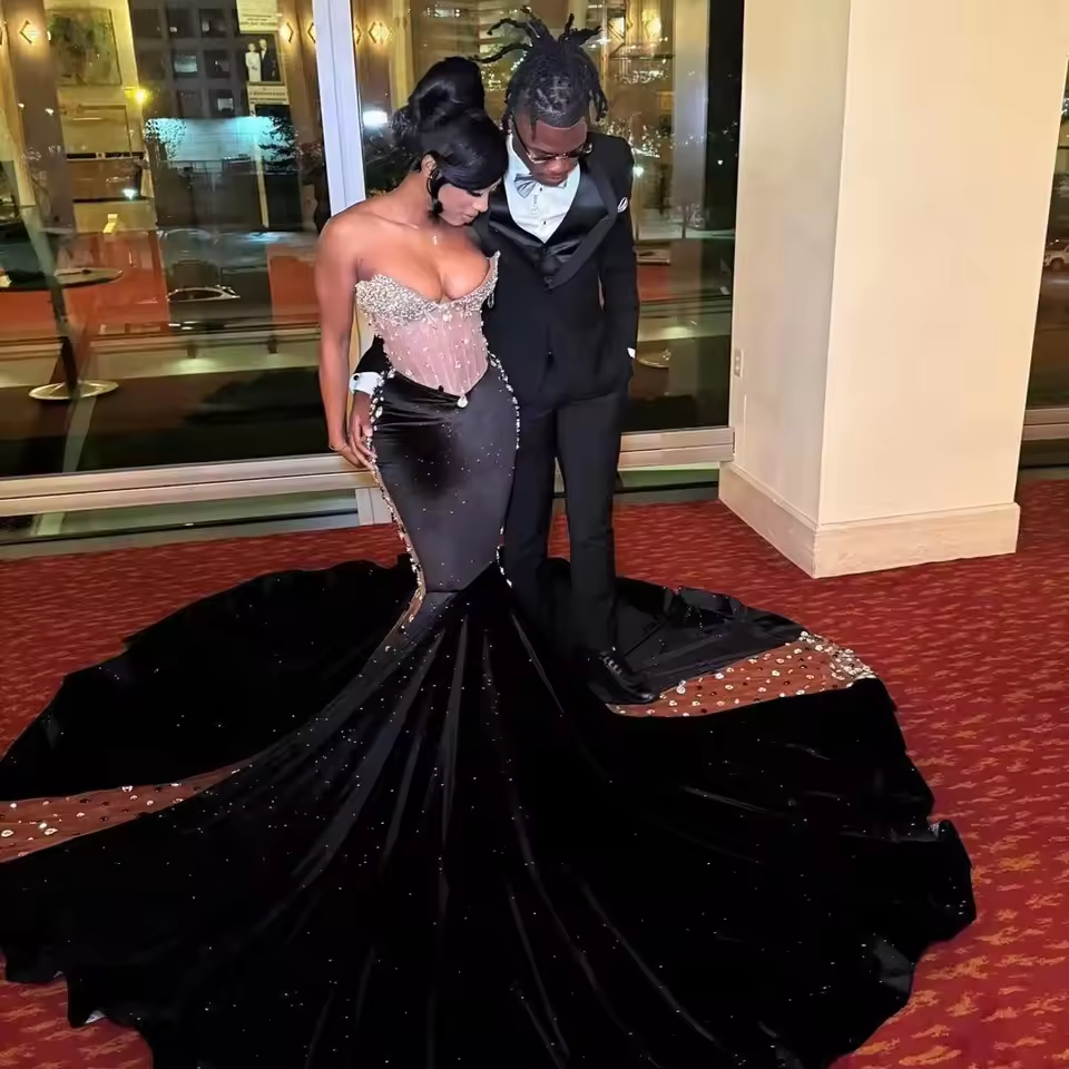 2025 Glitter Black Velvet Mermaid Prom Dresses Sweetheart Neck Beaded Sweep Train Plus Size Evening Occasion Gowns