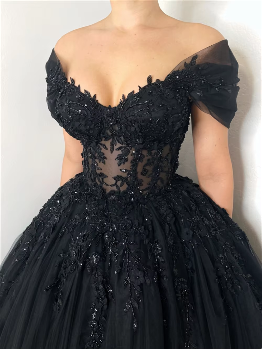 Black Prom Dresses Embroidery A-shaped Prom Dresses Off-the-shoulder Tulle Princess Graduation Party Dresses Customized