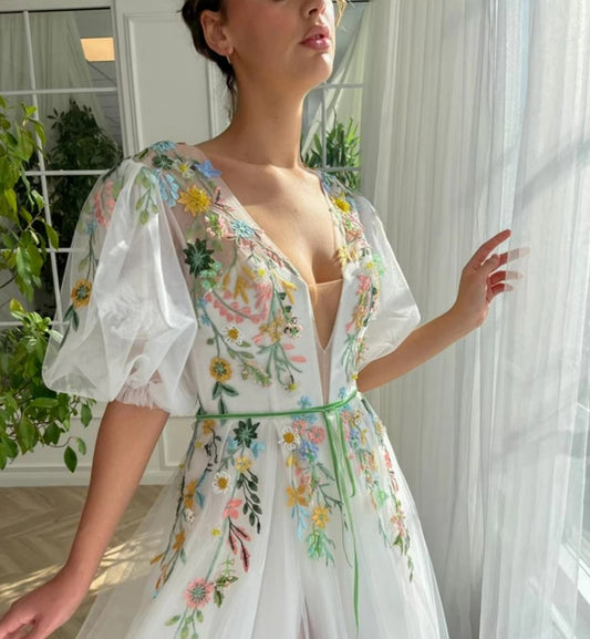 White Lace Embroidery Tulle Wedding Dress V-neck A-line Party Dresses Short Sleeves Side High Split