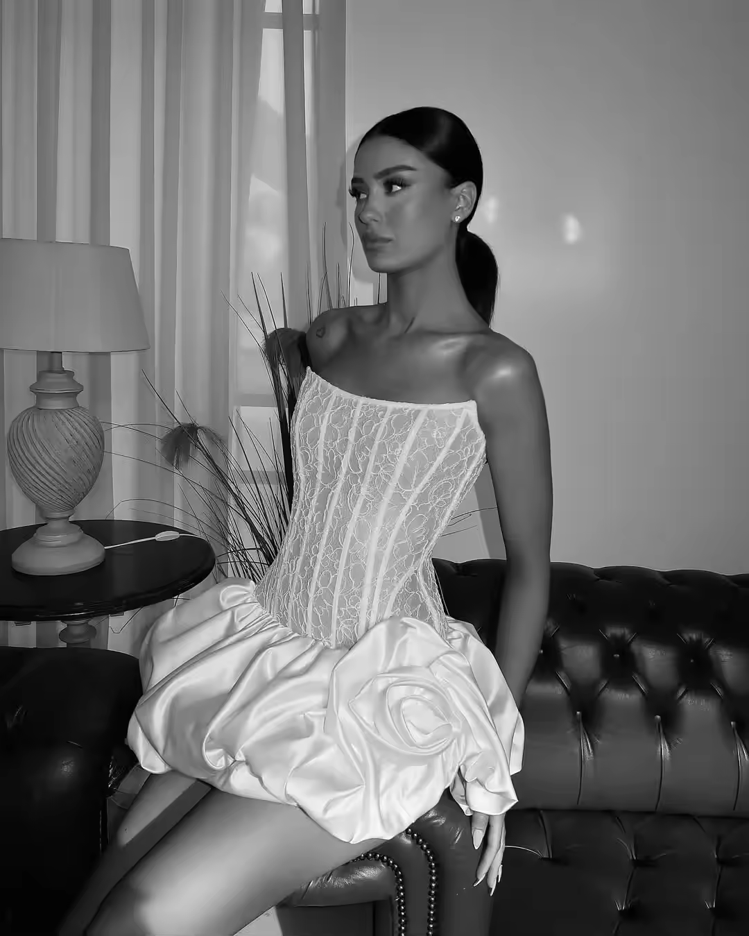 2025 Couture White Lace Short Bridal Shower Dress Ruffled Floral Mini Wedding Gown Strapless Corset Formal Party Dresses Custom