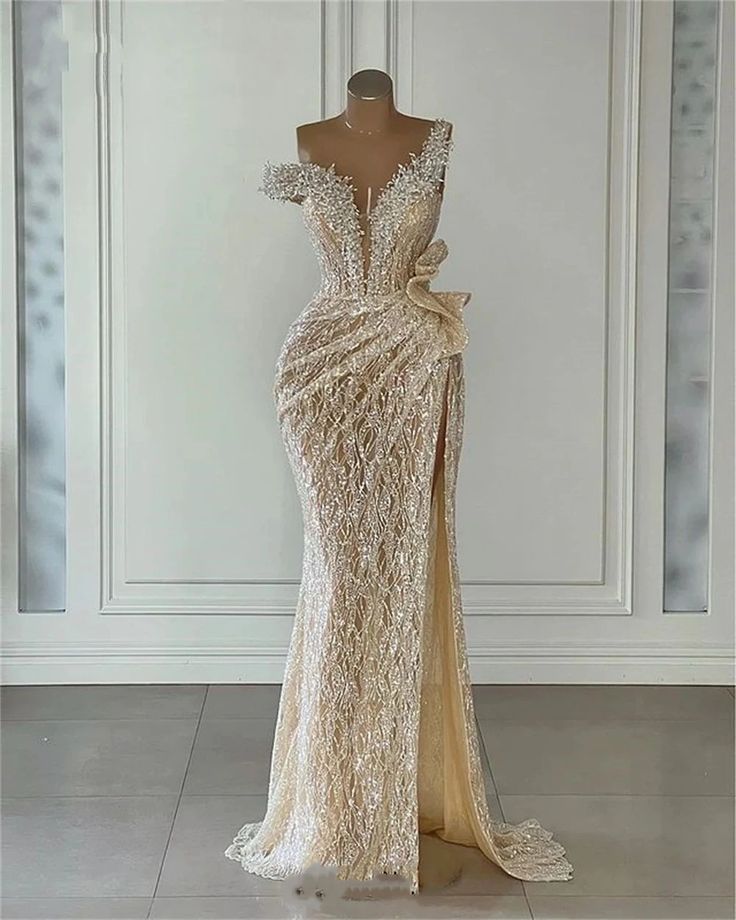 Sparkly Light Champagne Sequins Prom Gowns Beading Mermaid Off Shoulder Evening Party Dresses
