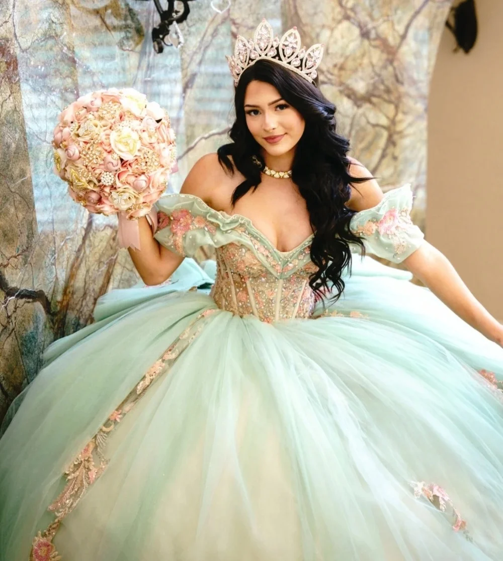 Puffy Quinceanera Dresses Ball Gown Off The Shoulder Appliques Beaded Sweet 16 Dresses 15 Años Customized