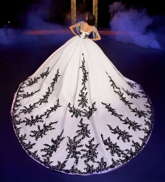 Puffy Quinceanera Dresses Ball Gown Sweetheart Tulle Appliques Beaded Sweet 16 Dresses 15 Años Customized