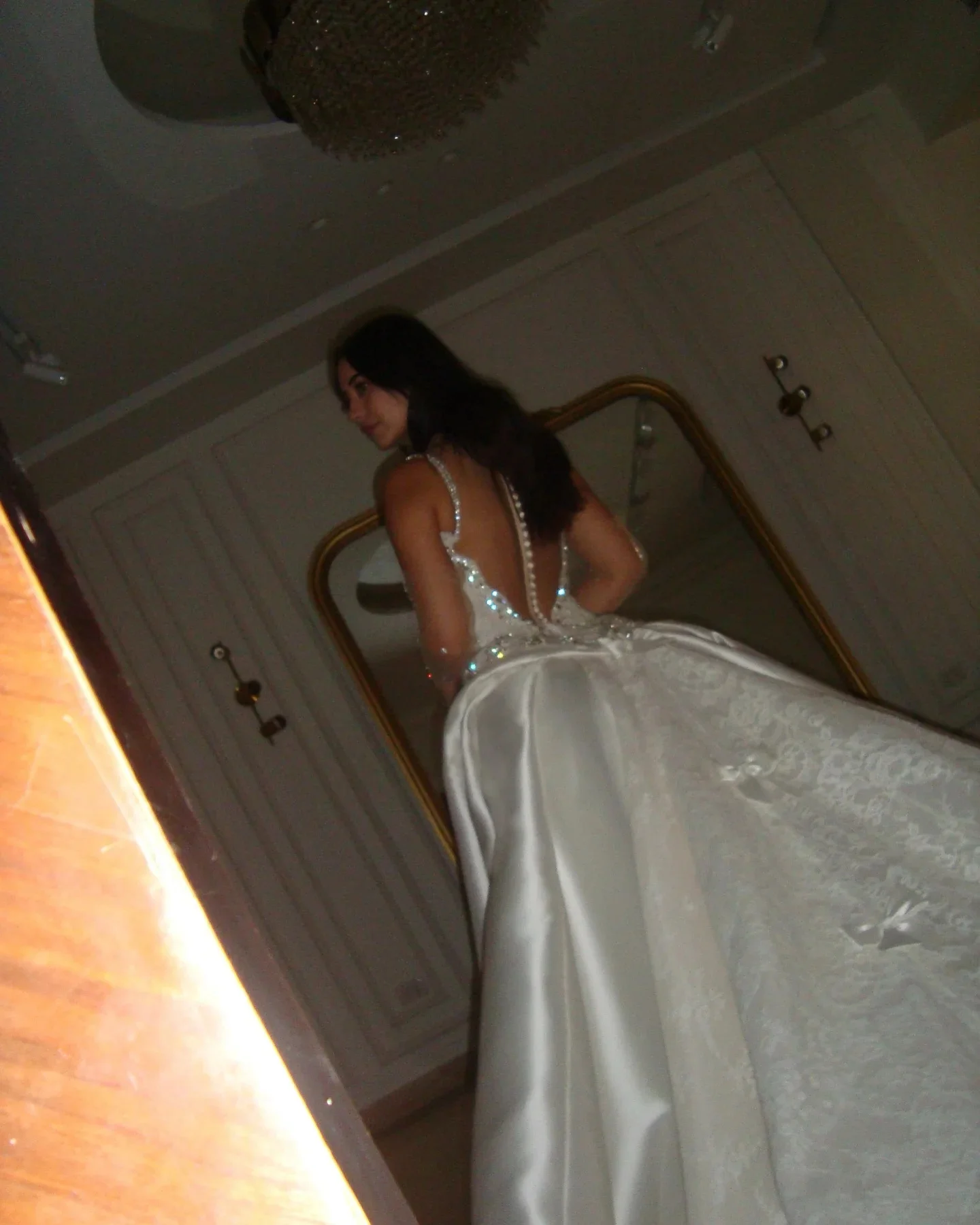 Simple Rhinestone Wedding Dresses Vintage Spaghetti Straps Sleeveless Bridal Gown Customized Beaded Satin