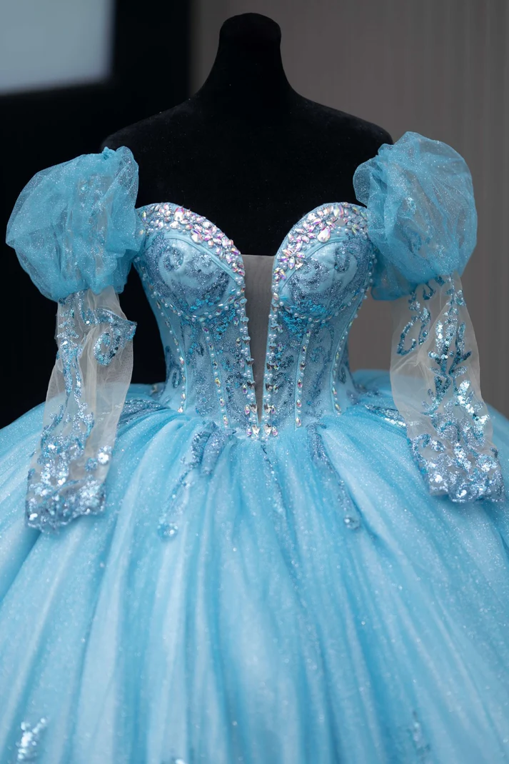 Strapless Sleeveless Beaded Appliques Blue Tulle Sweet 15 Quinceañera Dress