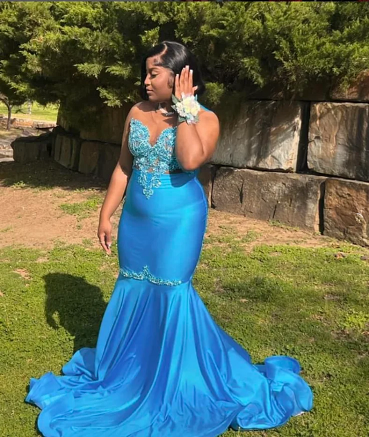 Sky Blue Luxury Graduation Gowns Applique Rhinestone Beaded Decoration Homecoming Gowns Black Girls Sexy v-Neck Party Dress