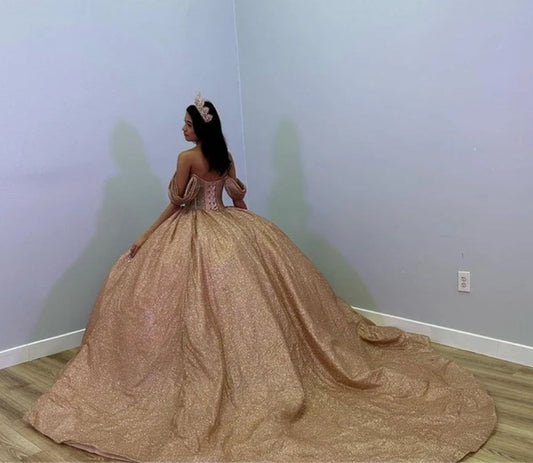 Sparkly Rose Gold Luxury Ball Gown Quinceanera Dresses Glitter Off Shoulder Sweet 16 Dress