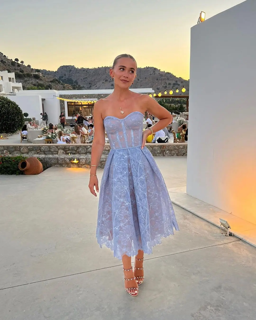 New Dinner Women Tight Top Dress Sexy Embroidered Lace Vintage Dress Wedding Dresses