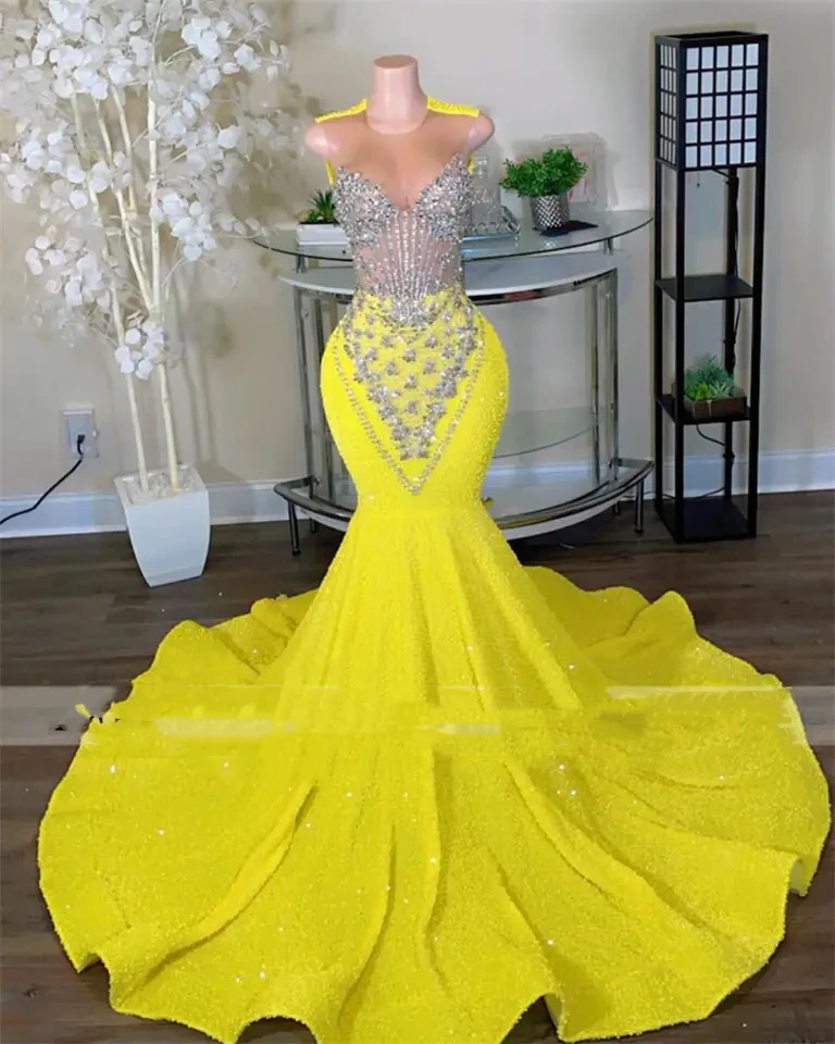 Sparkly Yellow Sequin Long Prom Dresses Black Girls Luxury Bead Diamond Mermaid Sheer Neck Formal Evening Party Gala Gowns