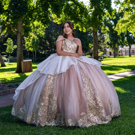 Sexy Off Shoulder Ball Gown Quinceanera Dress Tulle Gold Appliques Lace Sweet 15 16 Years Birthday Party Formal