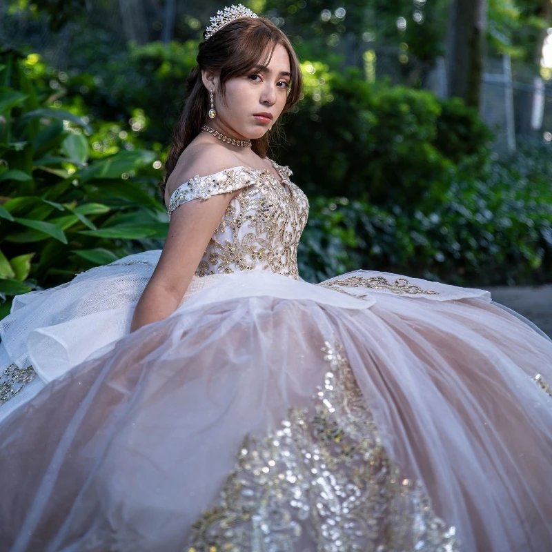 Sexy Off Shoulder Ball Gown Quinceanera Dress Tulle Gold Appliques Lace Sweet 15 16 Years Birthday Party Formal