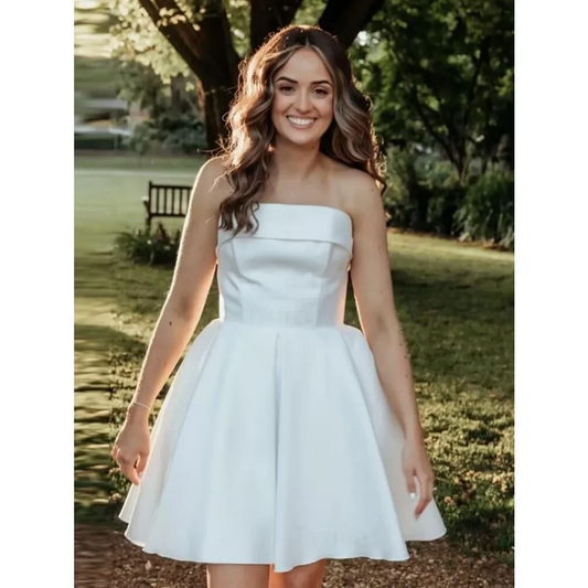 Elegant Strapless Short Prom Dress with Pockets Satin A Line Homecoming Dresses Formal Cocktail Evening Gowns