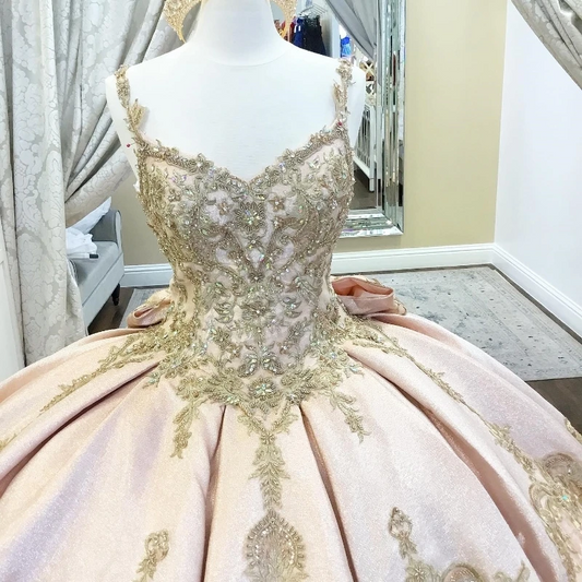 Luxury Rose Gold Quinceanera Dresses Lace Appliqued Lace Crystal Ball Gown