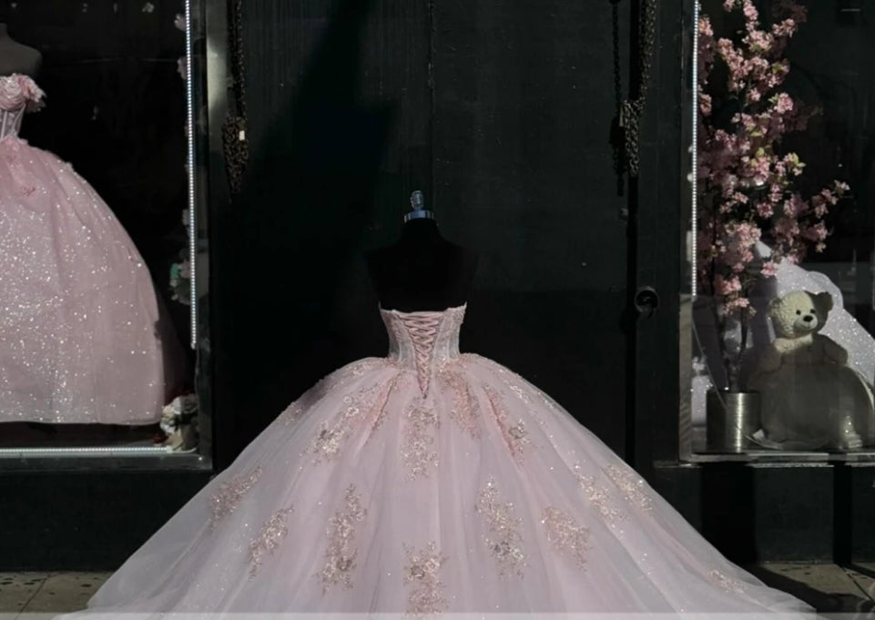 Cute Light Pink Wedding Lace Applique Ball Gown Quinceanera Dresses Beaded Sweet 16 Dress Birthday