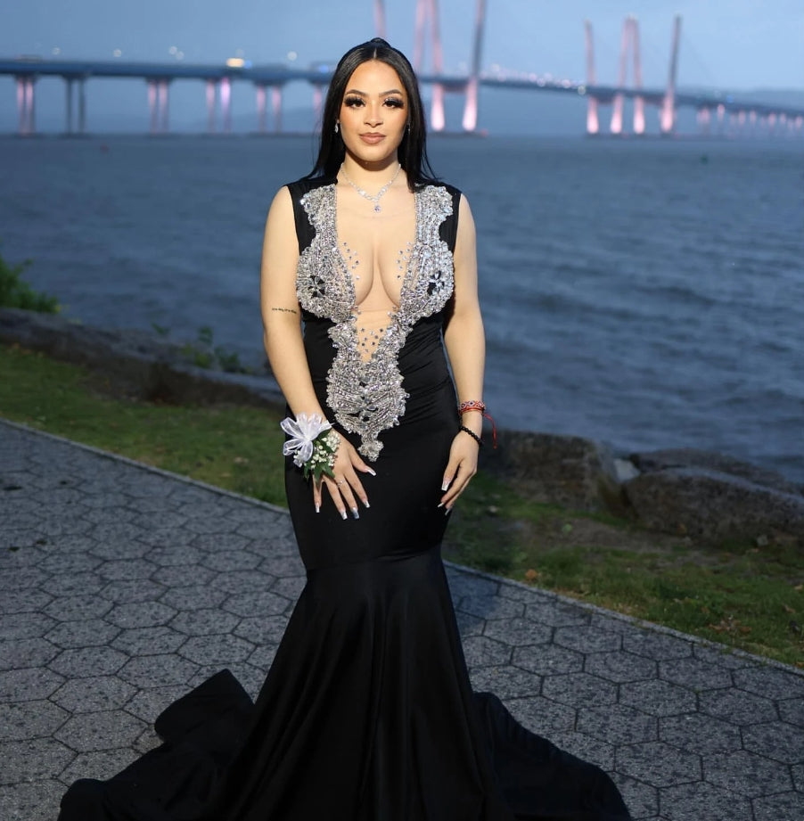 Sexy Black Velvet Mermaid Prom Dress For Black Girls Silver Rhinestone Beaded Party Gala Gown