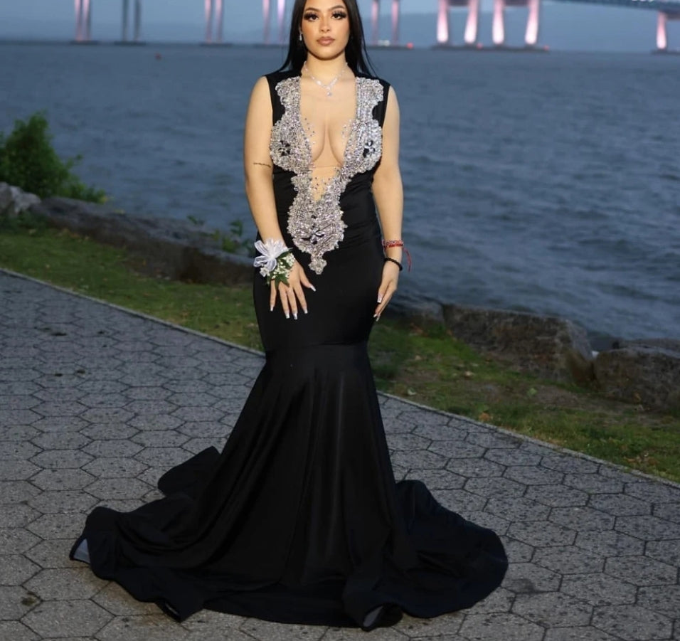 Sexy Black Velvet Mermaid Prom Dress For Black Girls Silver Rhinestone Beaded Party Gala Gown