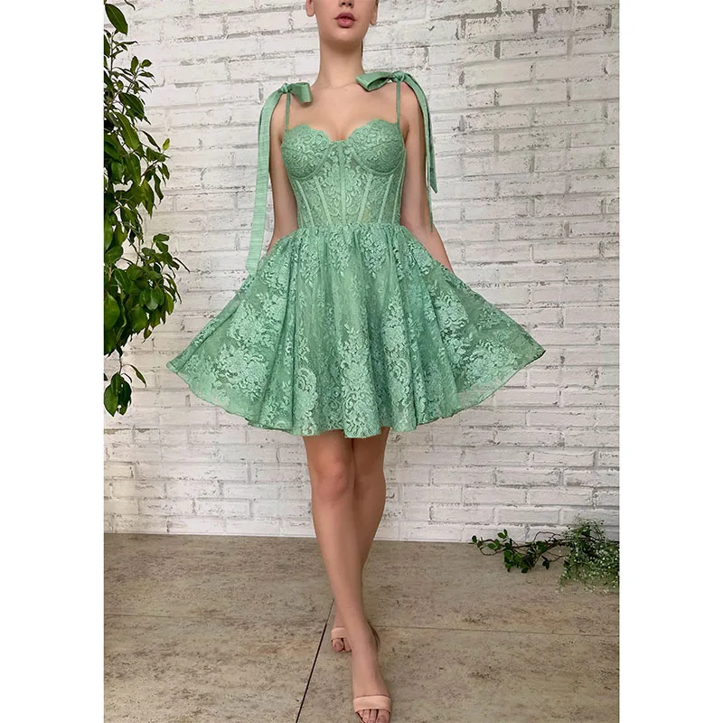 Elegant Green Short Homecoming Dresses Spaghetti Straps Lace Appliques Mini Cocktail Homecoming Dress Zipper Back