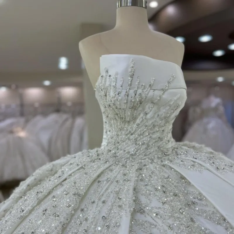 White Sexy Strapless Beads Crystal Lace Up Ball Gown Wedding Dress Luxury Sleeveless Princess Bridal Gown