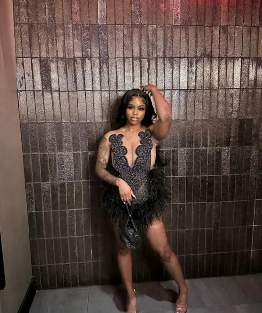 Black Elegant Graduation Gowns African Girls Glitter Diamante Pearls Decoration Party Dresses Short Sexy Feather Homecoming