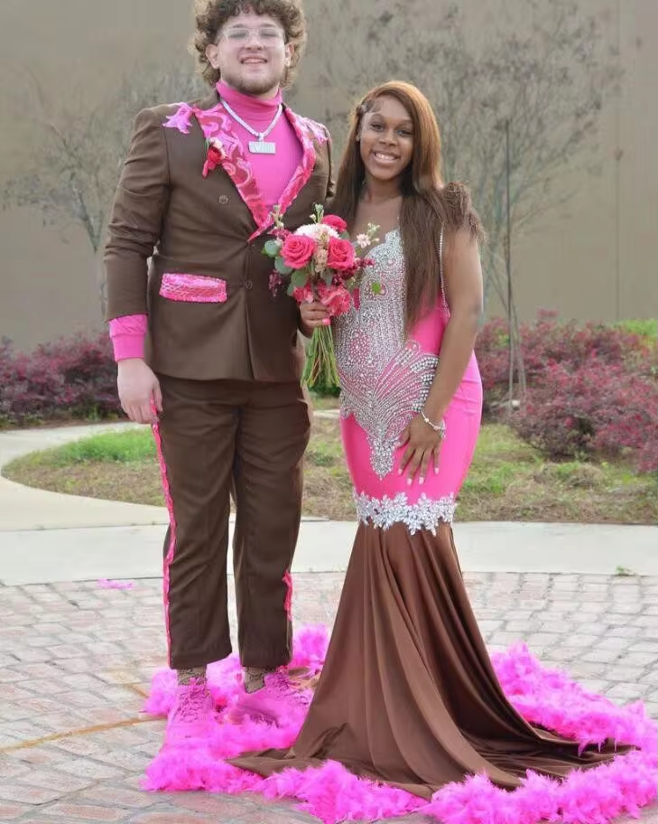 Fuchsia Brown Sparkly Evening Ceremony Dresses for Black Girl Luxury Diamond Feather African Prom Gala Gown Plus Size