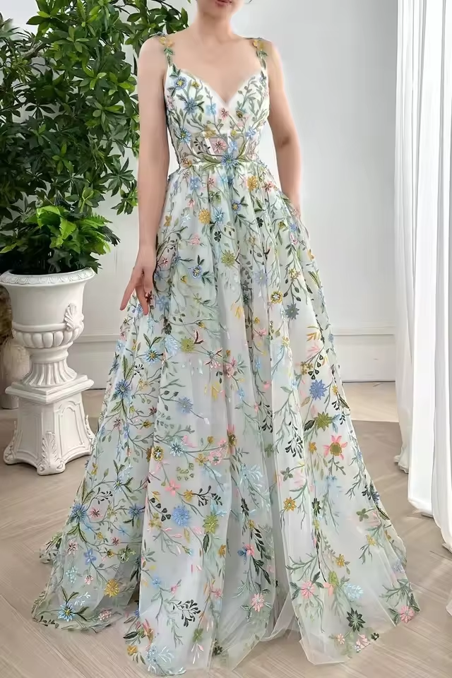 Customized Elegant Lady Wedding Dress Luxury Floral Tulle V-Neck Princess Prom Dresses A-line Corset Dresses