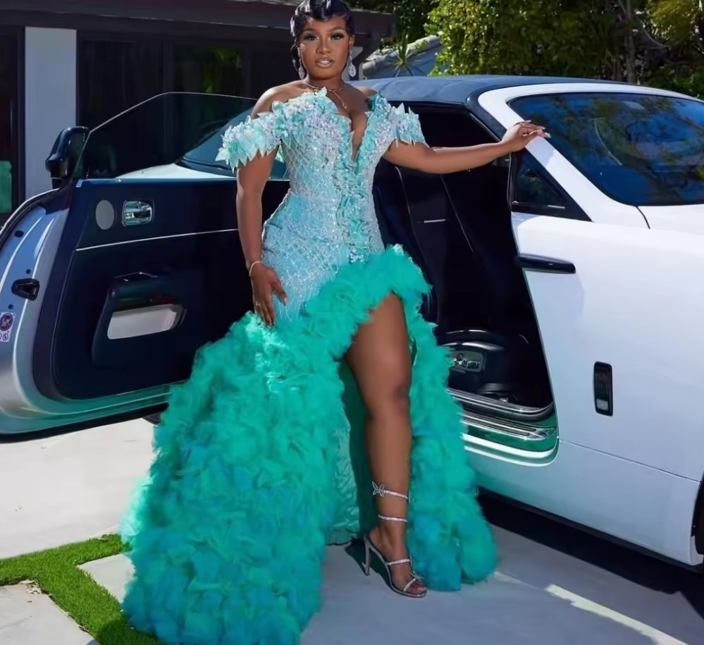 Customized Luxury Green Ruffles Prom Dress Mermaid Diamond Crystal Beaded Black Girl High Slit Evening Party Gown