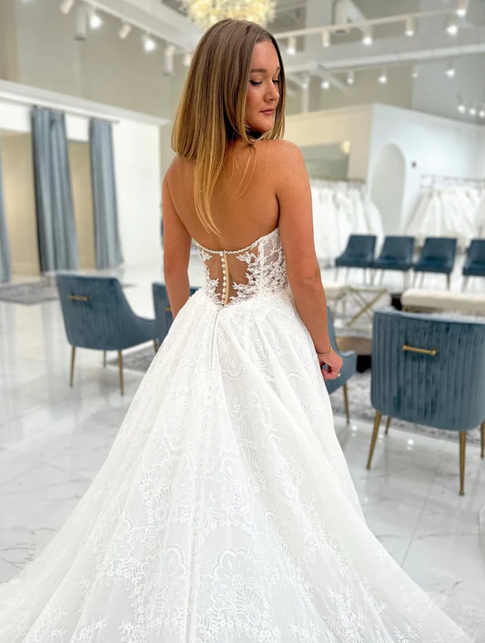 A Line Sweetheart Tulle Lace Appliqued Beach Wedding Dresses for Bride
