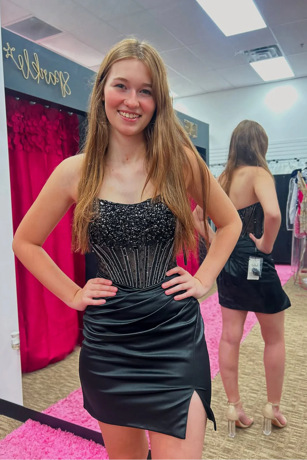 Black Strapless Satin Tight Corcet Short Homecoming Dresses with Beadings