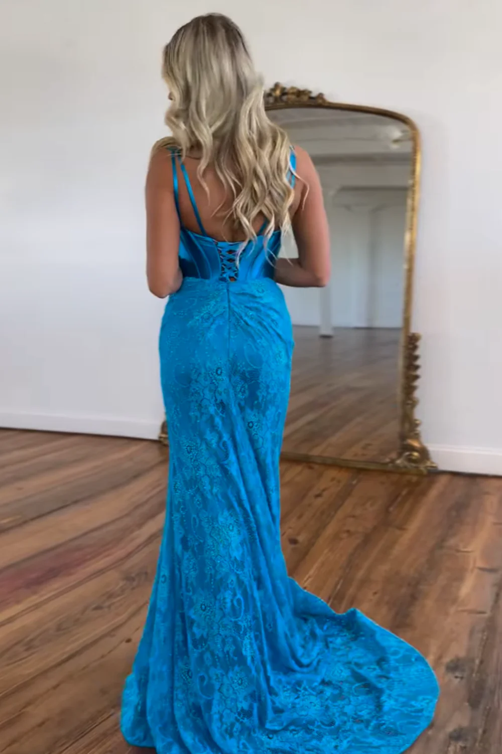 Charming Mermaid V Neck Blue Lace Prom Dresses with Beading