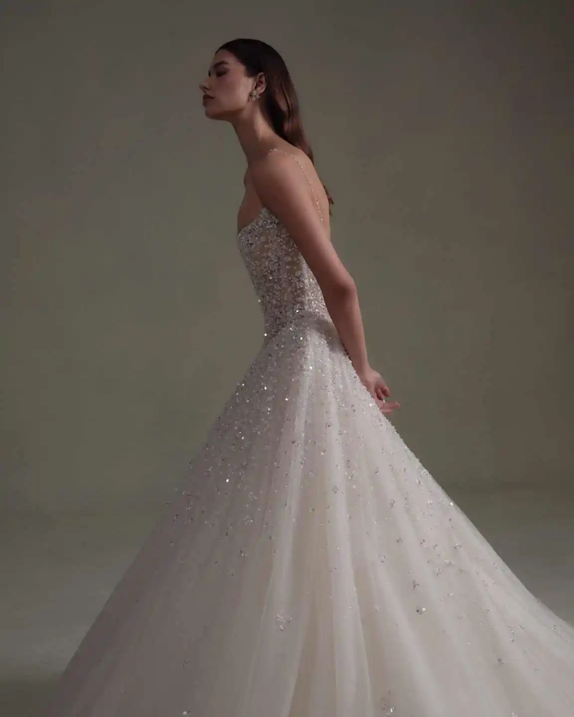 Charming Mermaid Wedding Dresses Spaghetti Strap Beading Sequins Bride Dress Exquisite Floor Length Bridal Dress Customized