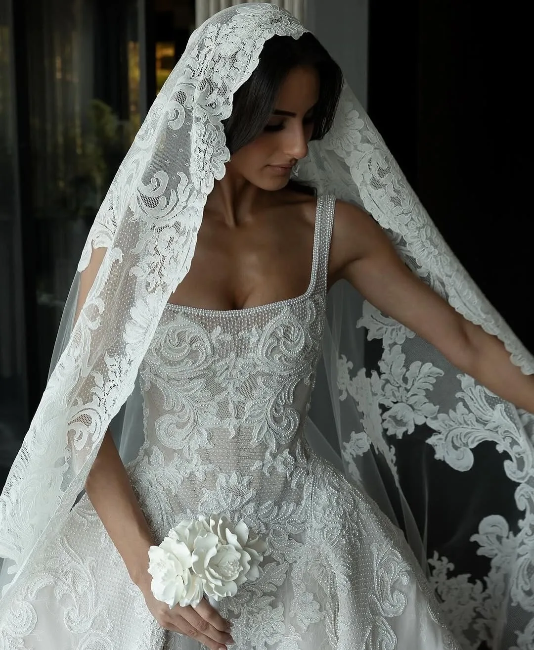 Fashion Wedding Dresses Appliques Bridal Gowns Spaghetti Straps Pearls A Line Princess Mermaid Customized