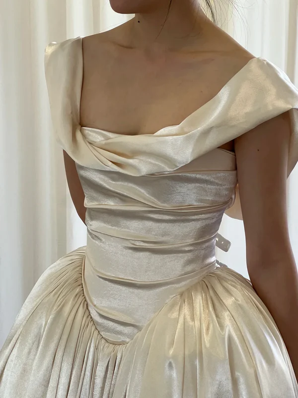 Gentle Vintage Ball Gown Straps Pleated Ivory Satin Wedding Dress