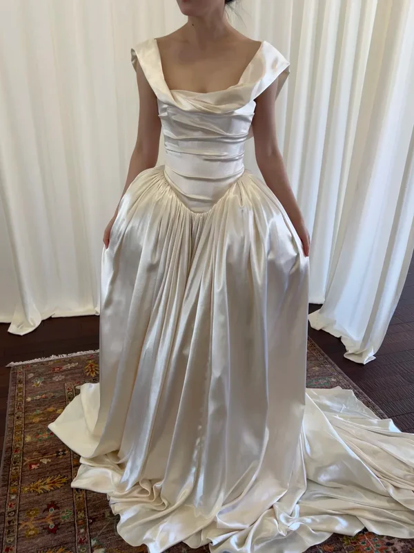Gentle Vintage Ball Gown Straps Pleated Ivory Satin Wedding Dress