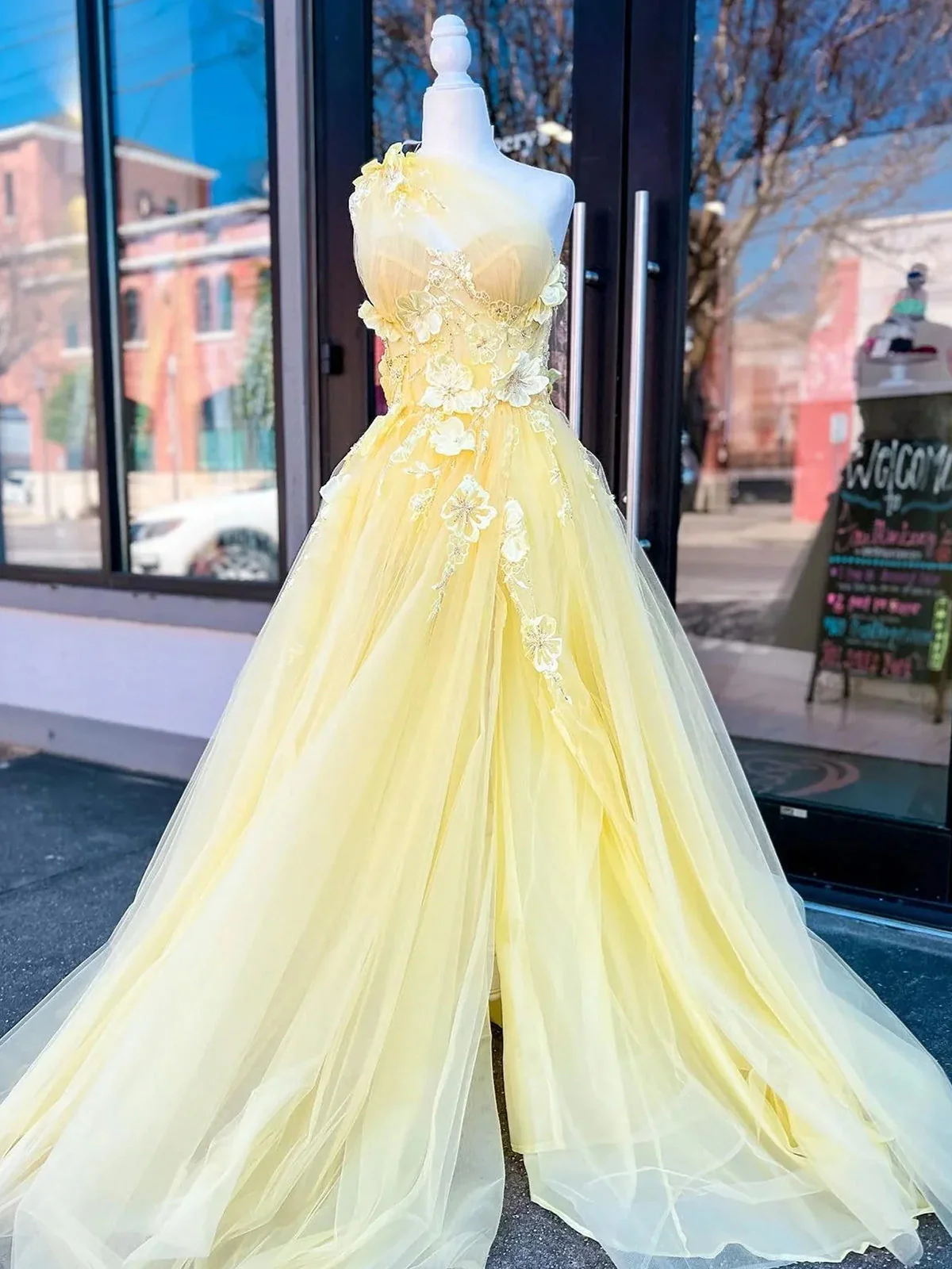 Light Yellow One Shoulder 3D Appliques Beading Long Prom Dress with Slit