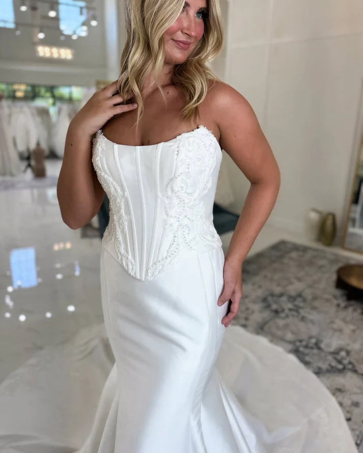 Mermaid White Satin Lace Appliqued Corset Strapless Wedding Dresses for Bride