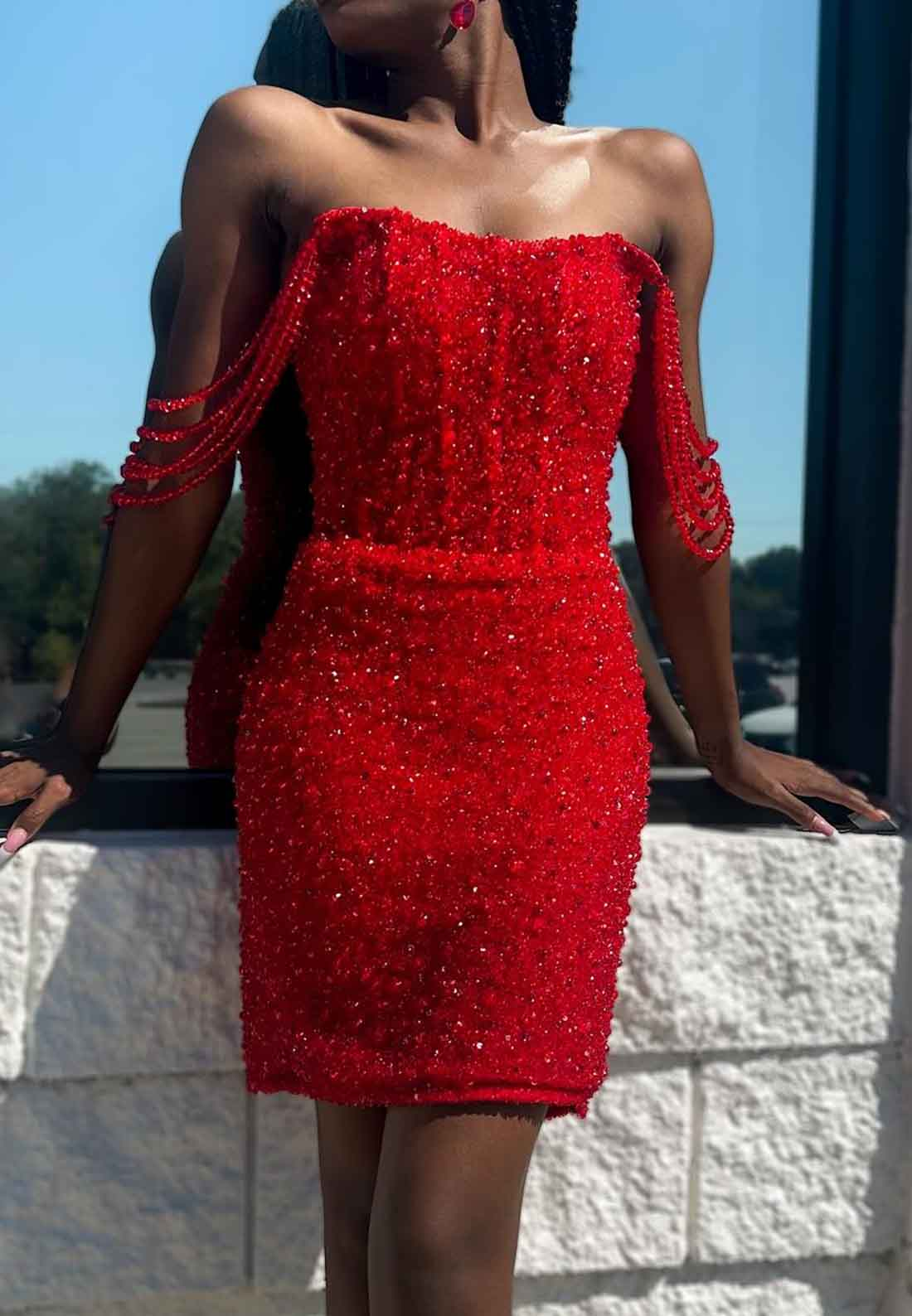 Off-Shoulder Sleeveless Beaded Emboridery Sheath Short Prom Dress