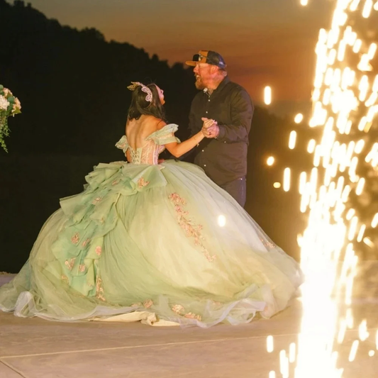 Puffy Quinceanera Dresses Ball Gown Off The Shoulder Appliques Beaded Sweet 16 Dresses 15 Años Customized