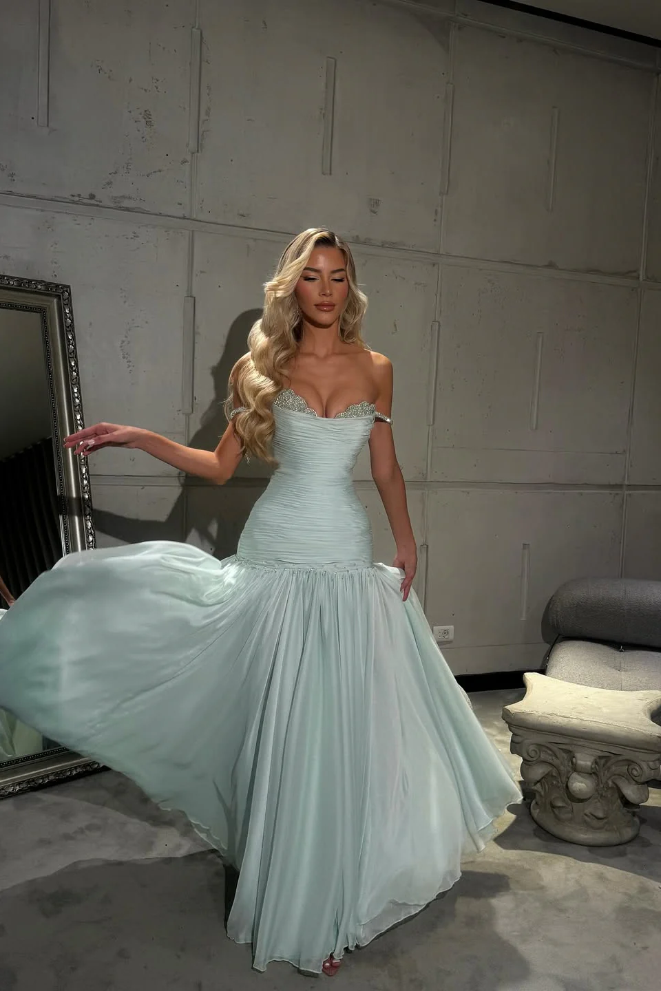 Romantic Off-The-Shoulder Chiffon Sleeveless Prom Dress Beads Pleats With Zipper
