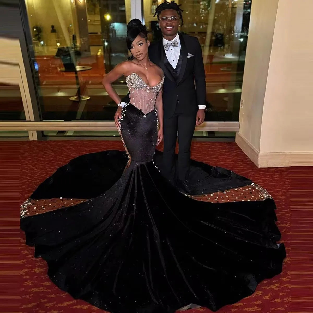 2025 Glitter Black Velvet Mermaid Prom Dresses Sweetheart Neck Beaded Sweep Train Plus Size Evening Occasion Gowns