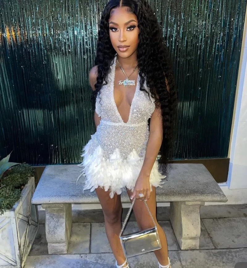 White Short Prom Dresses For Women Halter Feathers Party Gowns Fitted Women Birthday Dress