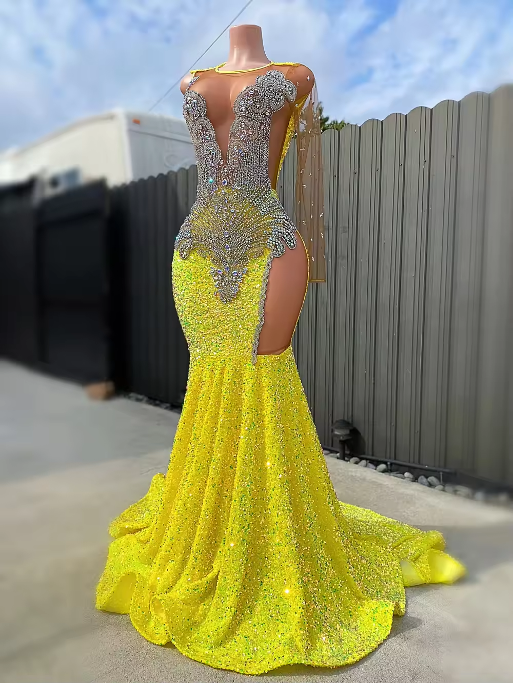 Yellow One Sleeve Mermaid Prom Dresses 2025 Luxury Sheer Mesh Crystal Bead Sequin Long Prom Gala Dress for Black Girl Customized