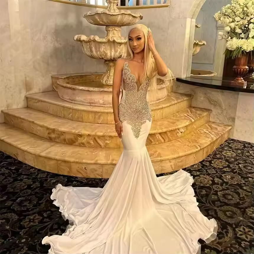 Sexy Diamonds White Prom Dresses 2025 Beading Crystal Rhinestones Birthday Party Gown Wedding Gown Customized