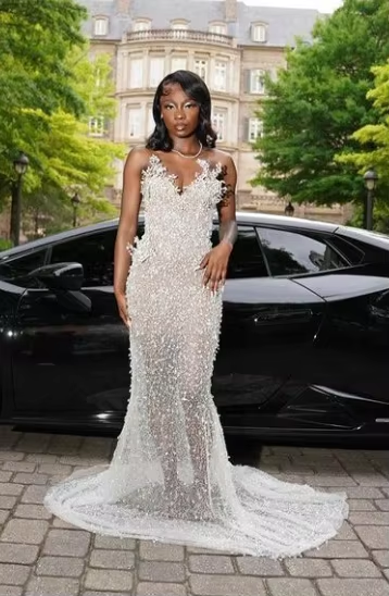 Customized Luxurious Crystal Prom Dresses Bodice Encrusted Sequins Black Women Party Dresses Simple See Through Evening Gowns