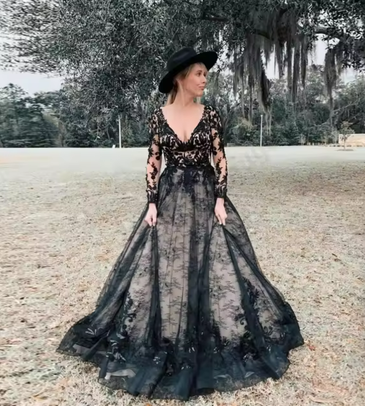 Floor Length Black Lace A-line Wedding Dress V-Neck Full Sleeves Long Gothic Wedding Gown For Women Bride Customized